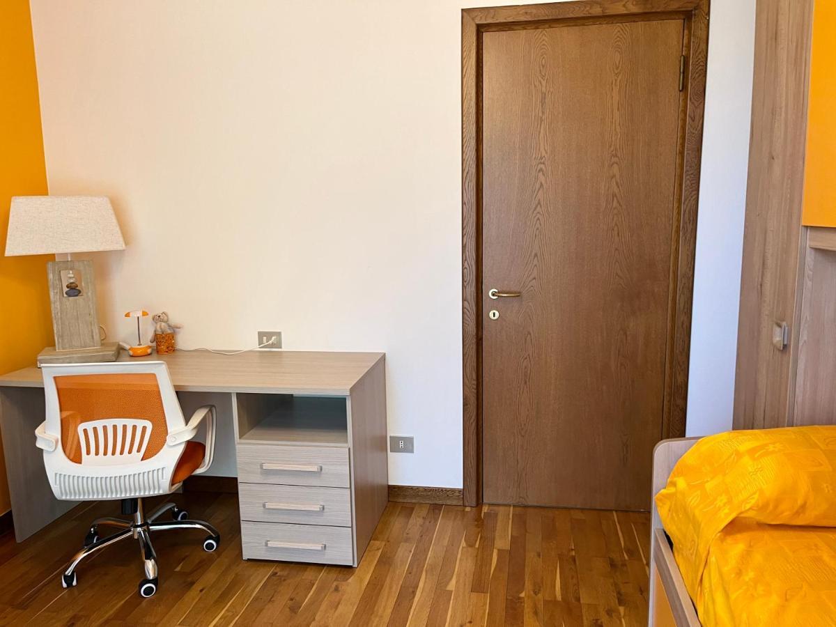 Lukas Home Con Il Cuore Appartamento 3 Camere Al Piano Terra E Appartamento 1 Camera In Taverna Merone Exterior foto